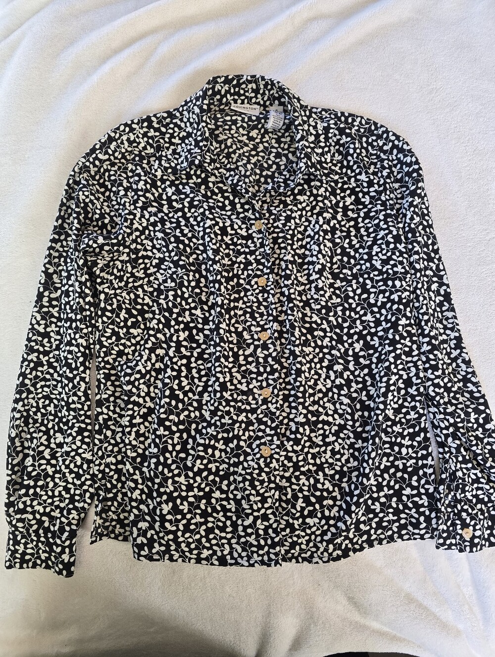 Covington Black and White Leaf-Print Button-Down Shirt